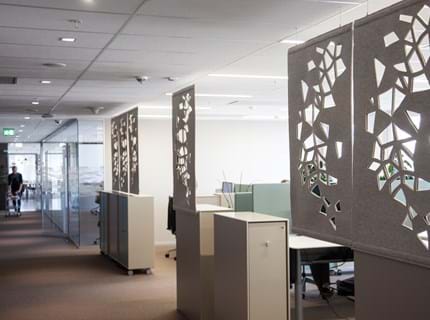 afskærmning med Fraster filt på kontor